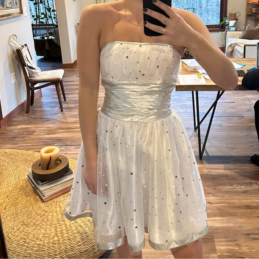jessica mcclintock strapless metallic silver dress with tulle